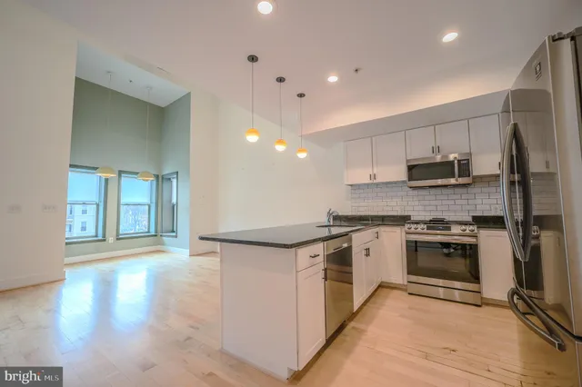 $5,200 | 1328 Maryland Avenue Northeast, Unit 3, Washington, DC 20002