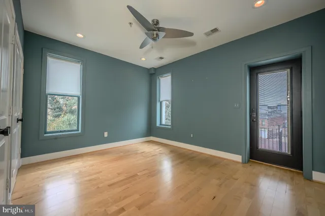 $5,200 | 1328 Maryland Avenue Northeast, Unit 3, Washington, DC 20002