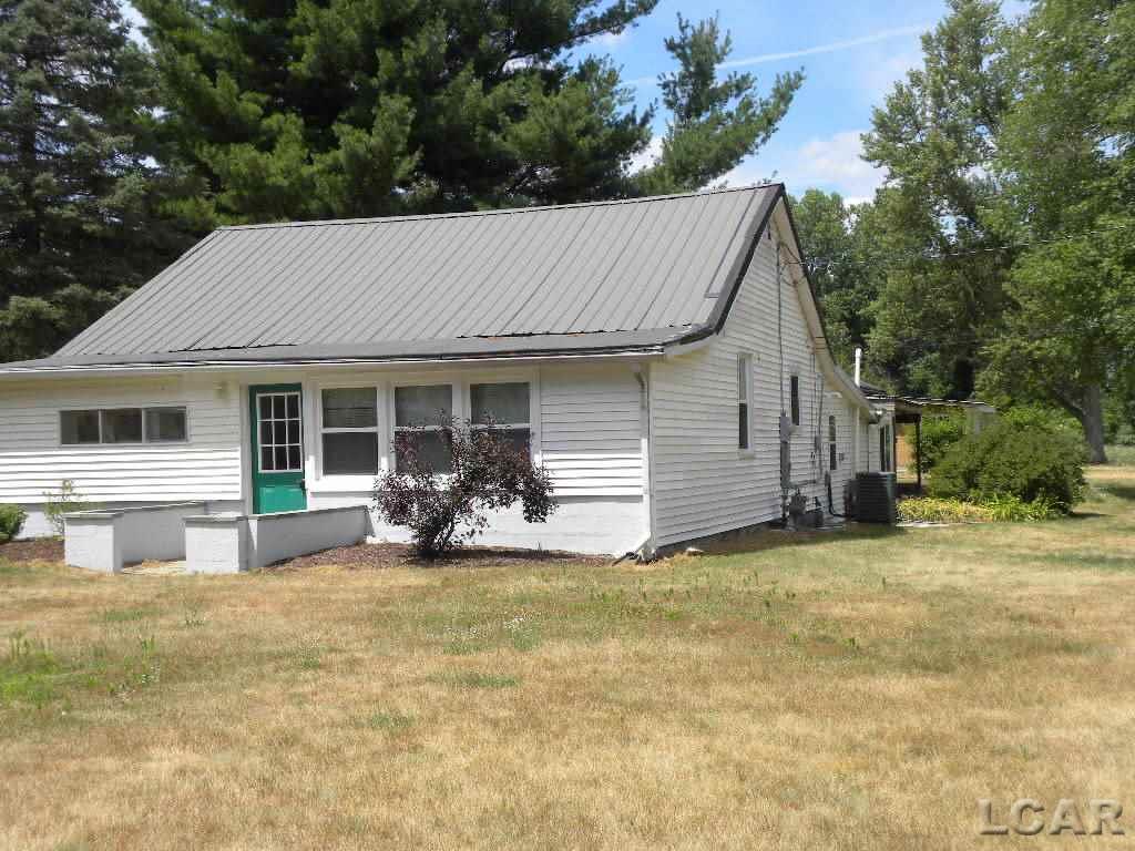 2754 East Carleton Road Adrian, MI 49221 - Photo 1 of 29 31354323.JPG
