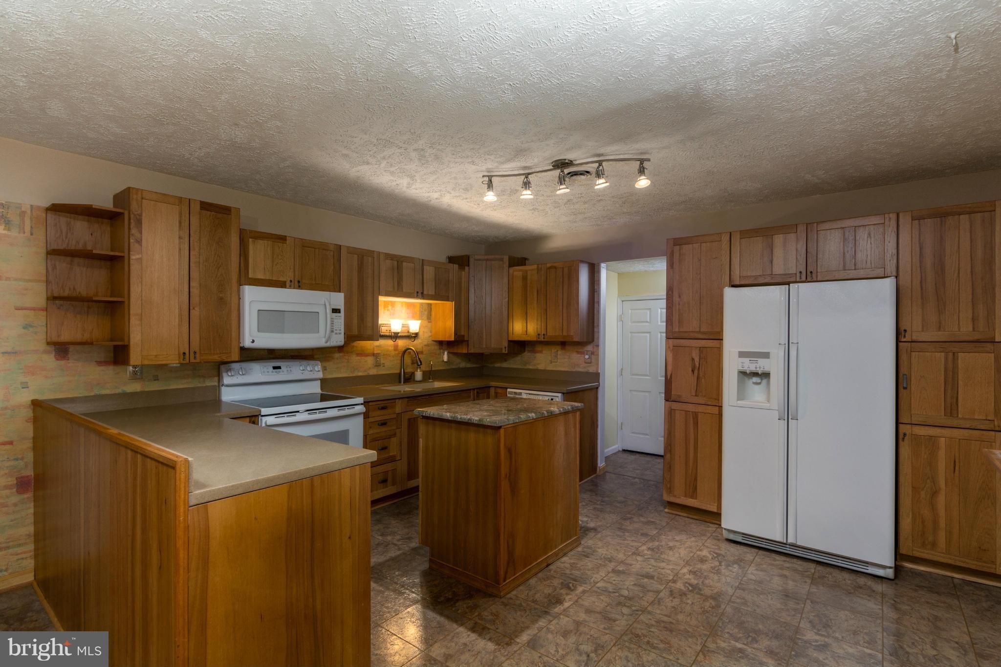 1621 Bay Ridge Road Edgewater, MD 21037 - Photo 5 of 20 Kitchen