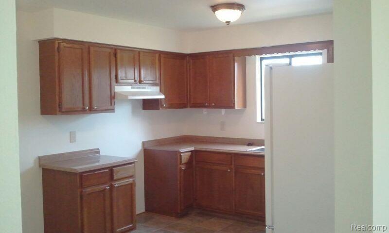 2820 Emmons Avenue Rochester, MI 48307 - Photo 6 of 12 2014-04-28 10.05