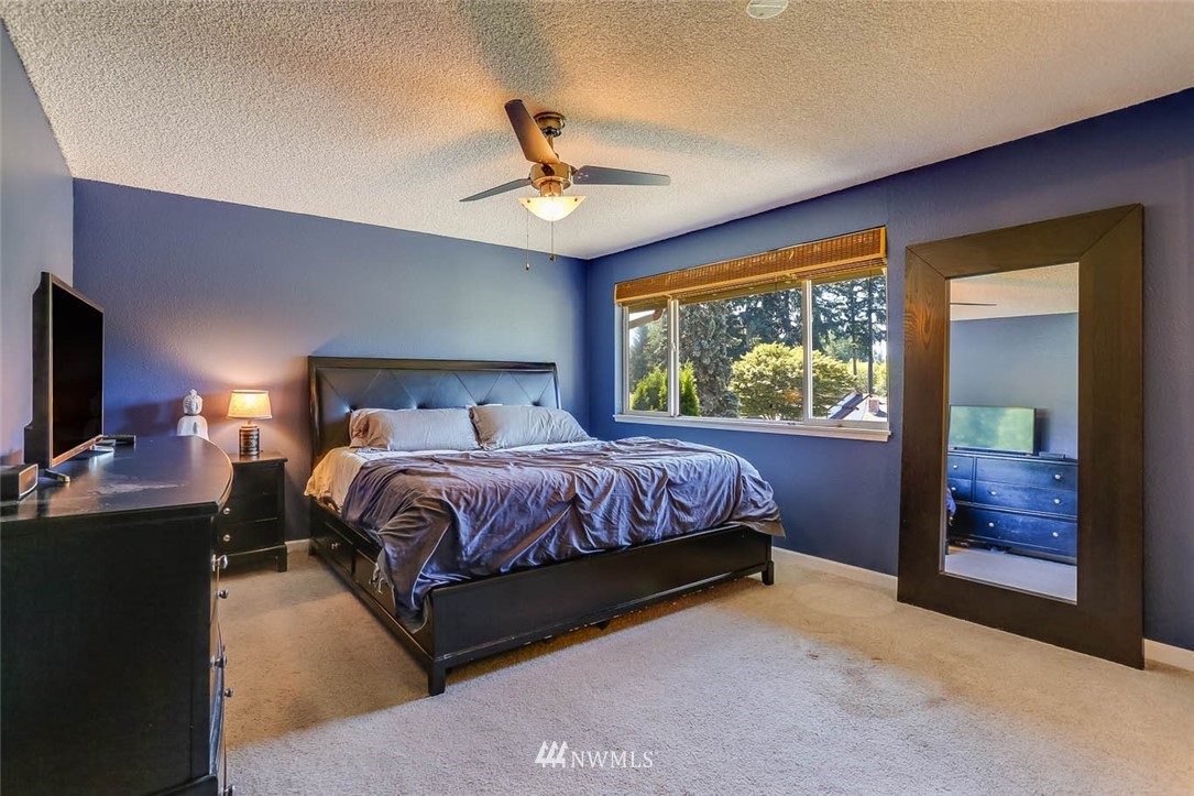 17400 156th Place Southeast Renton, WA 98058 - Photo 12 of 29 Gallery Image 12