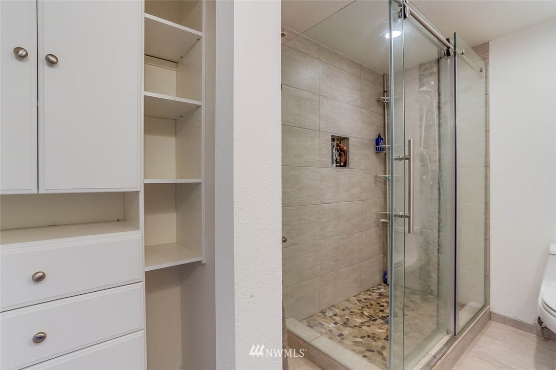 17400 156th Place Southeast Renton, WA 98058 - Photo 15 of 29 Gallery Image 15