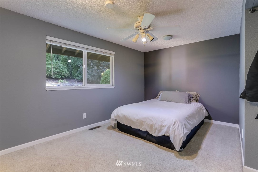 17400 156th Place Southeast Renton, WA 98058 - Photo 16 of 29 Gallery Image 16