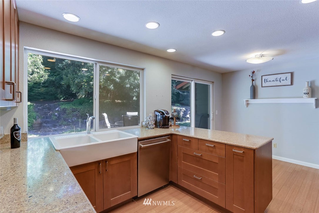 17400 156th Place Southeast Renton, WA 98058 - Photo 9 of 29 Gallery Image 9