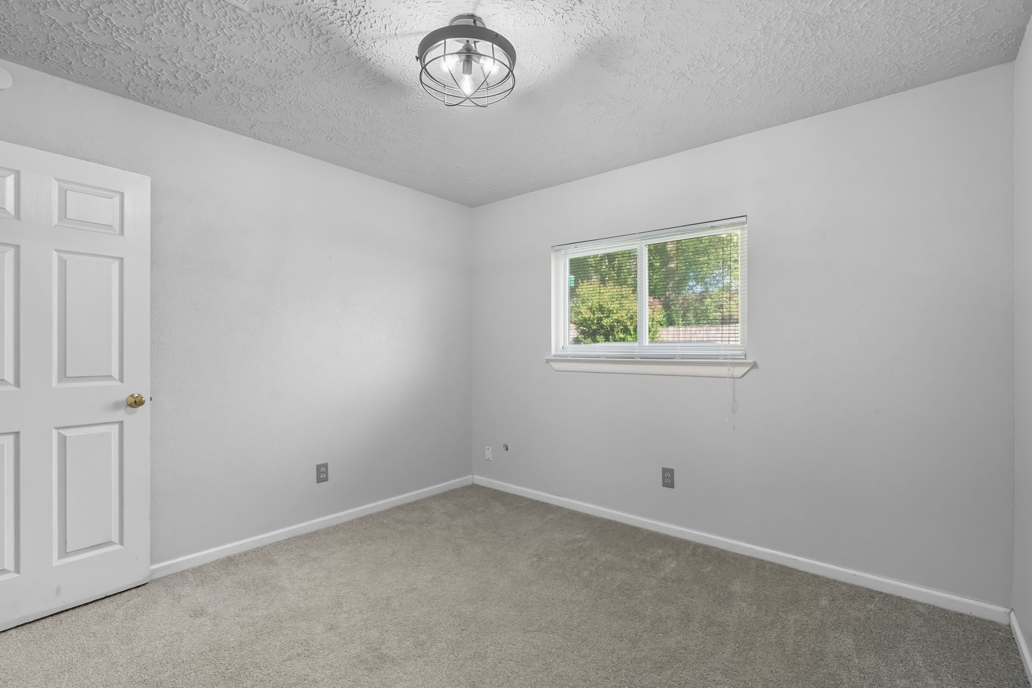 9731 Shell Rock Road La Porte, TX 77571 - Photo 23 of 25 an empty room with a window
