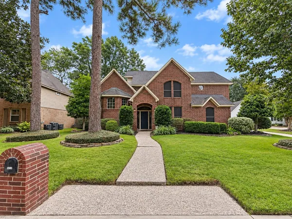 $599,900 | 5814 Woodland Creek Drive, Kingwood, TX 77345