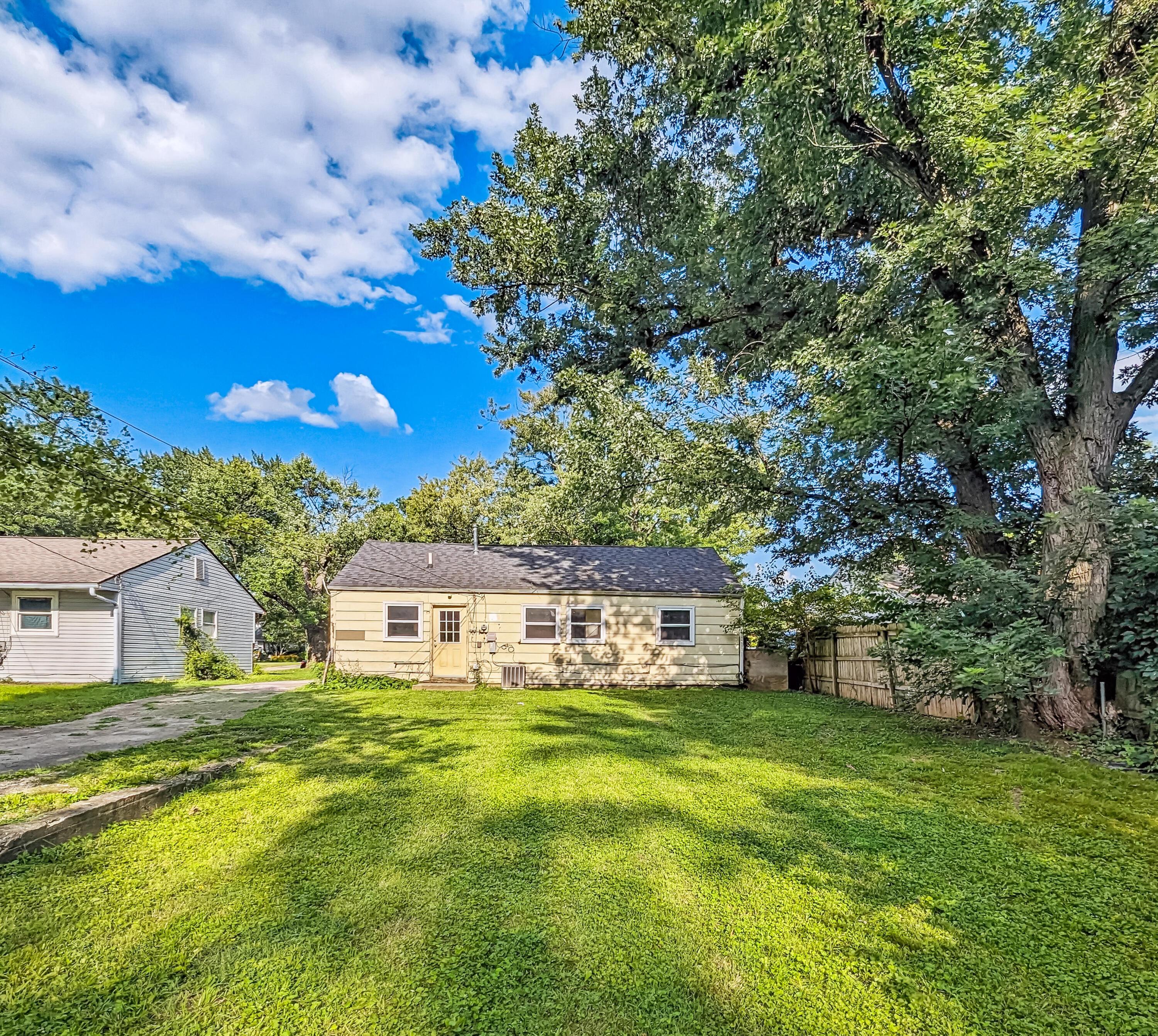 1077 South Hampton Road Columbus, OH 43227 - Photo 23 of 28 PXL_20230731_215705848