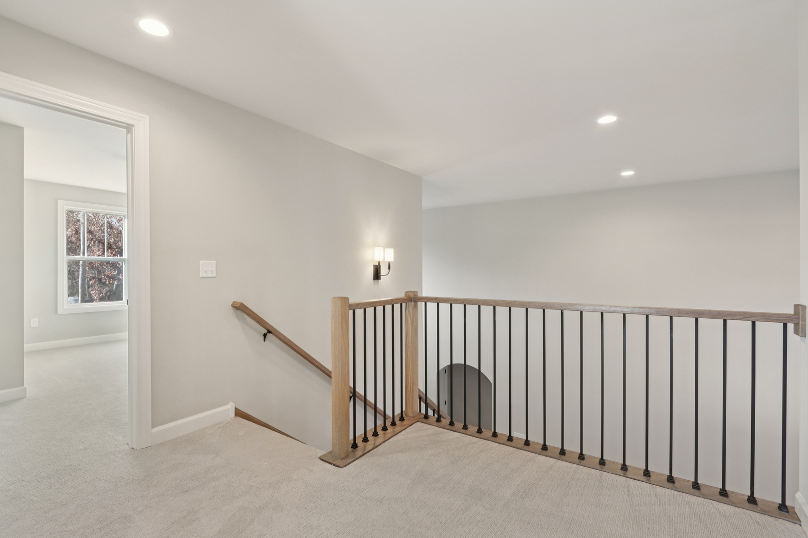 39-w910 Catlin Square Geneva, IL 60134 - Photo 13 of 18 a view of a hallway with entryway