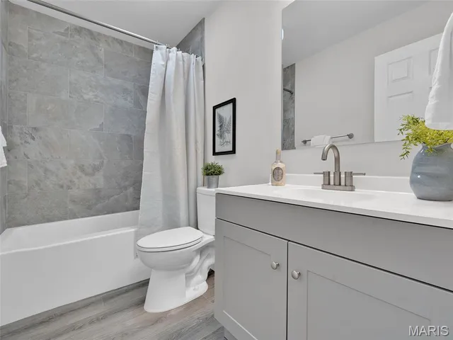 $524,900 | 828 Wind Mill Drive, Ballwin, MO 63011