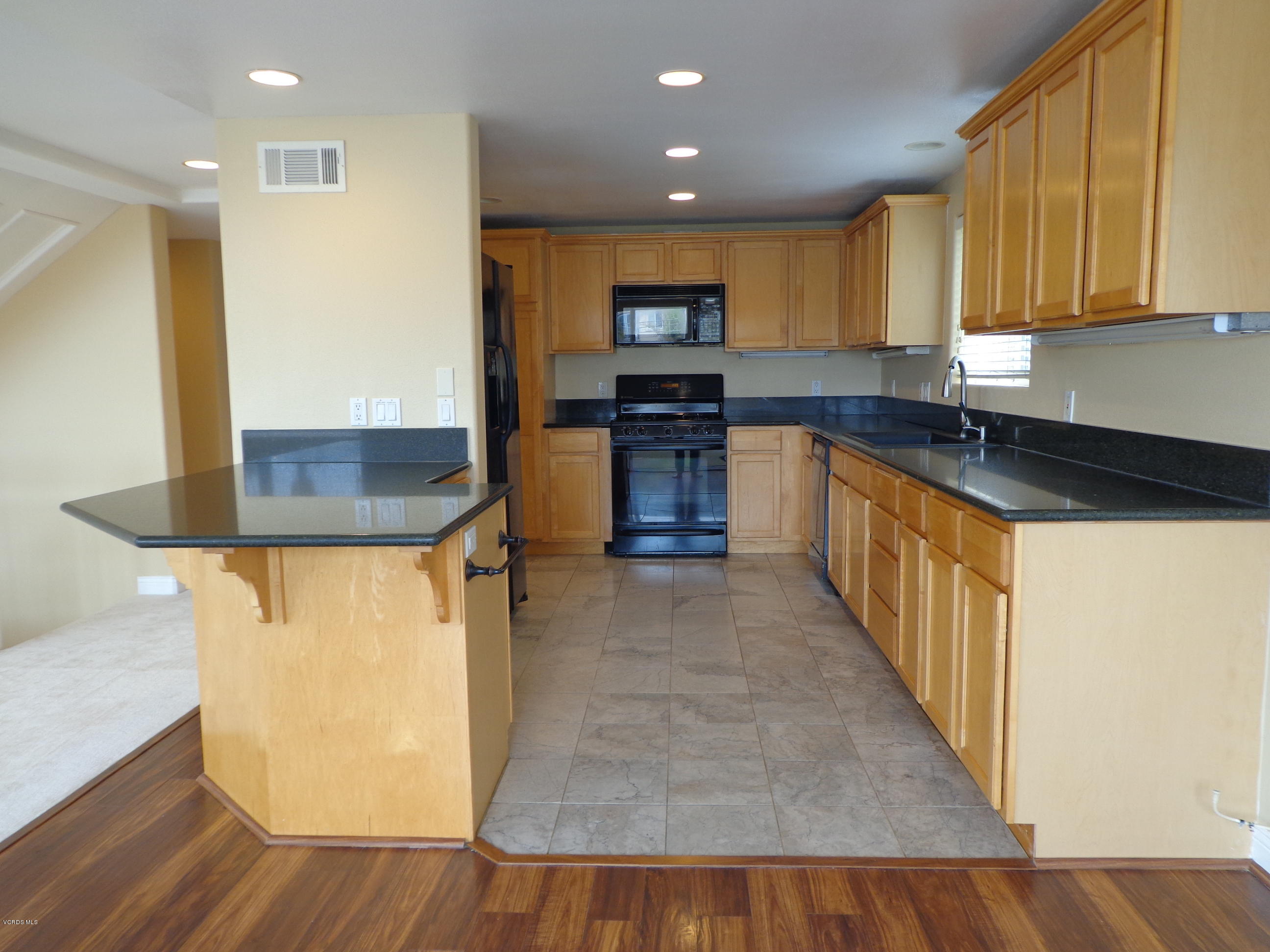 125 Fillmore Avenue Oxnard, CA 93035 - Photo 18 of 42 DSC04071