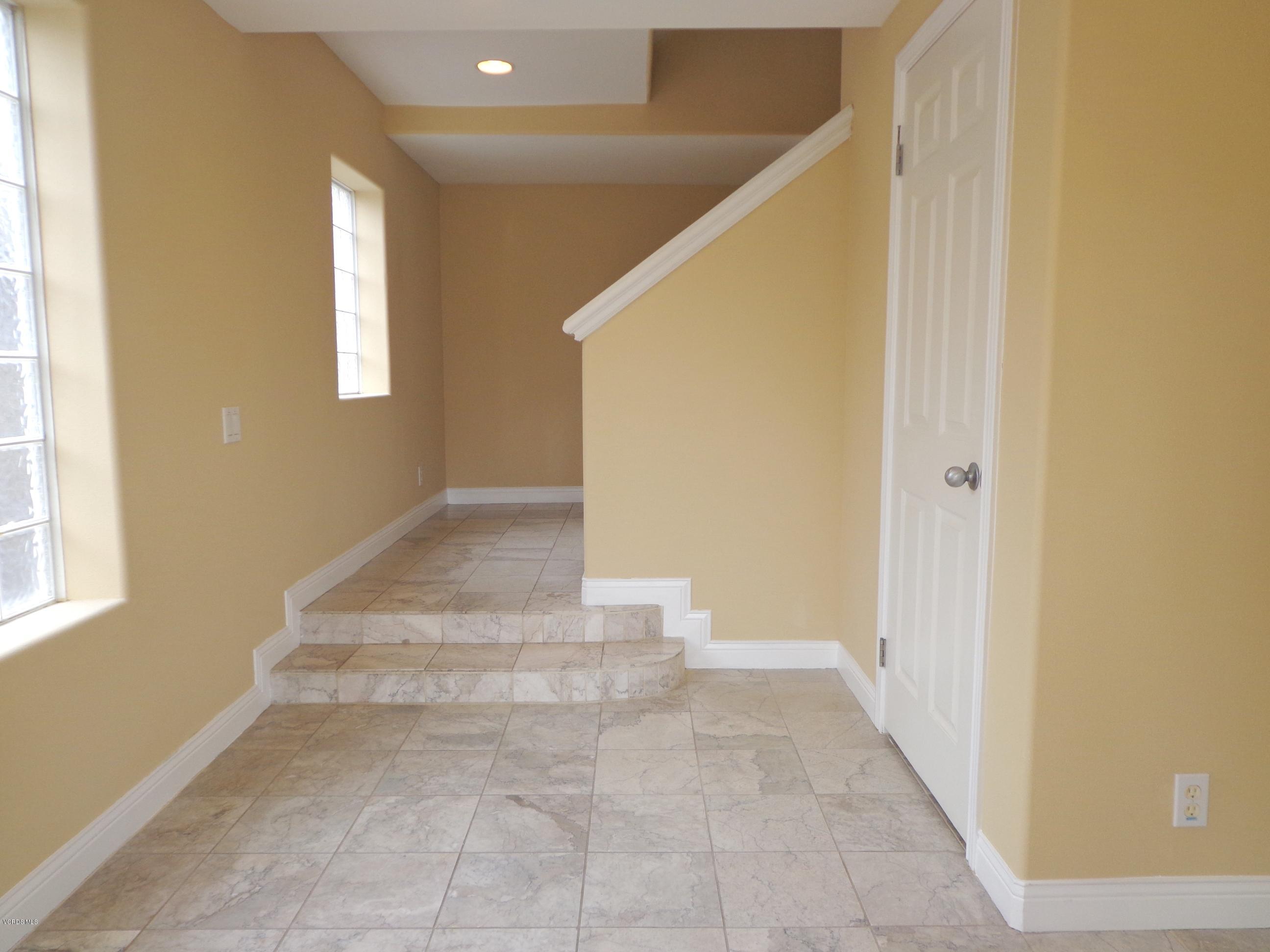 125 Fillmore Avenue Oxnard, CA 93035 - Photo 3 of 42 DSC04052