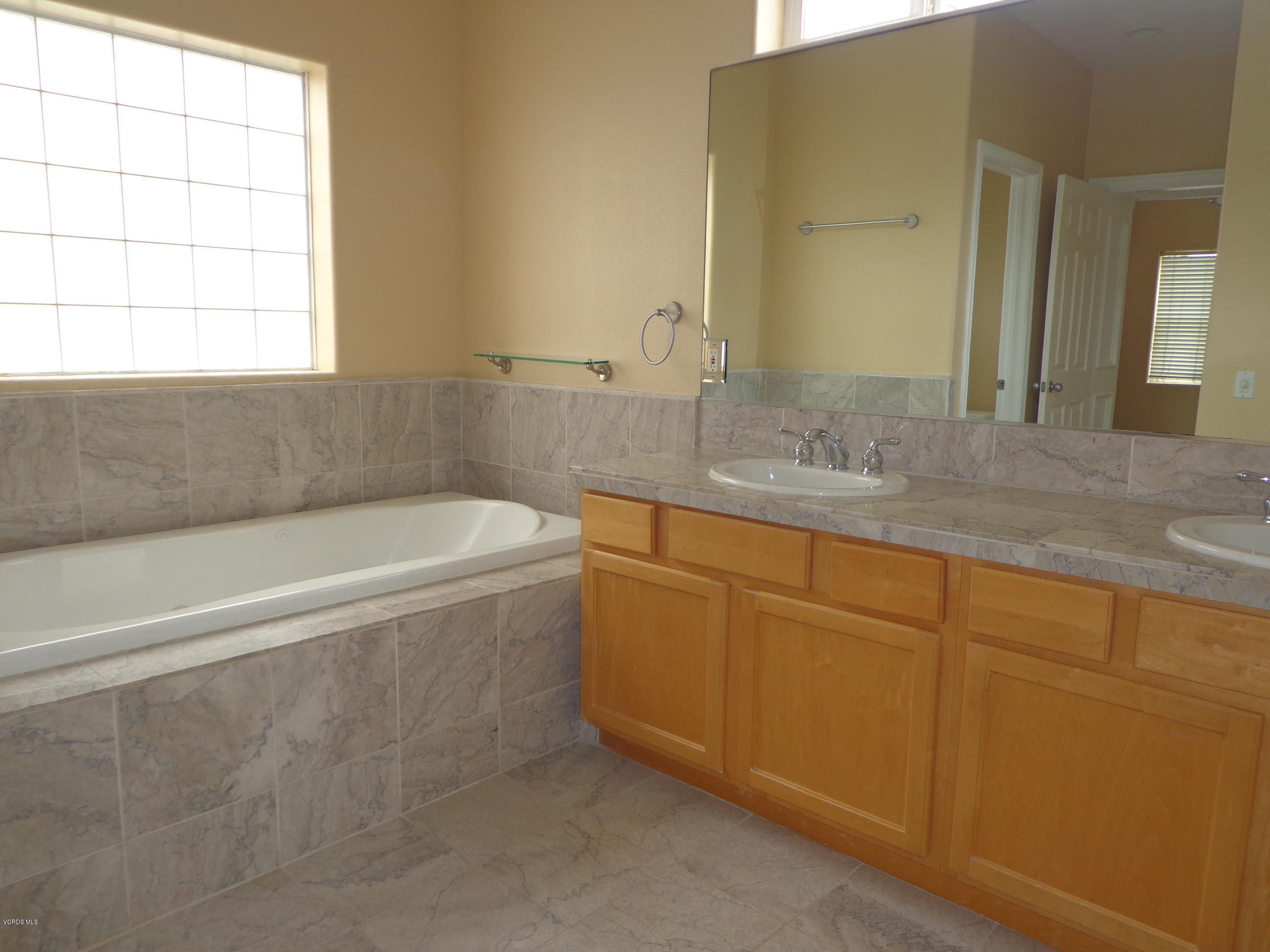 125 Fillmore Avenue Oxnard, CA 93035 - Photo 30 of 42 DSC04080