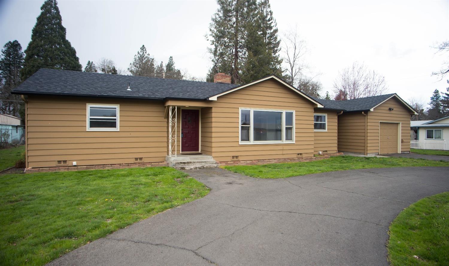 282 Oak Grove Road Medford, OR 97501 - Photo 1 of 26 Primary Photo