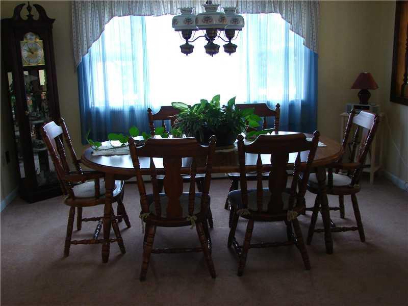 274 Guinea Road Biddeford, ME 04005 - Photo 10 of 17 Dining Room.