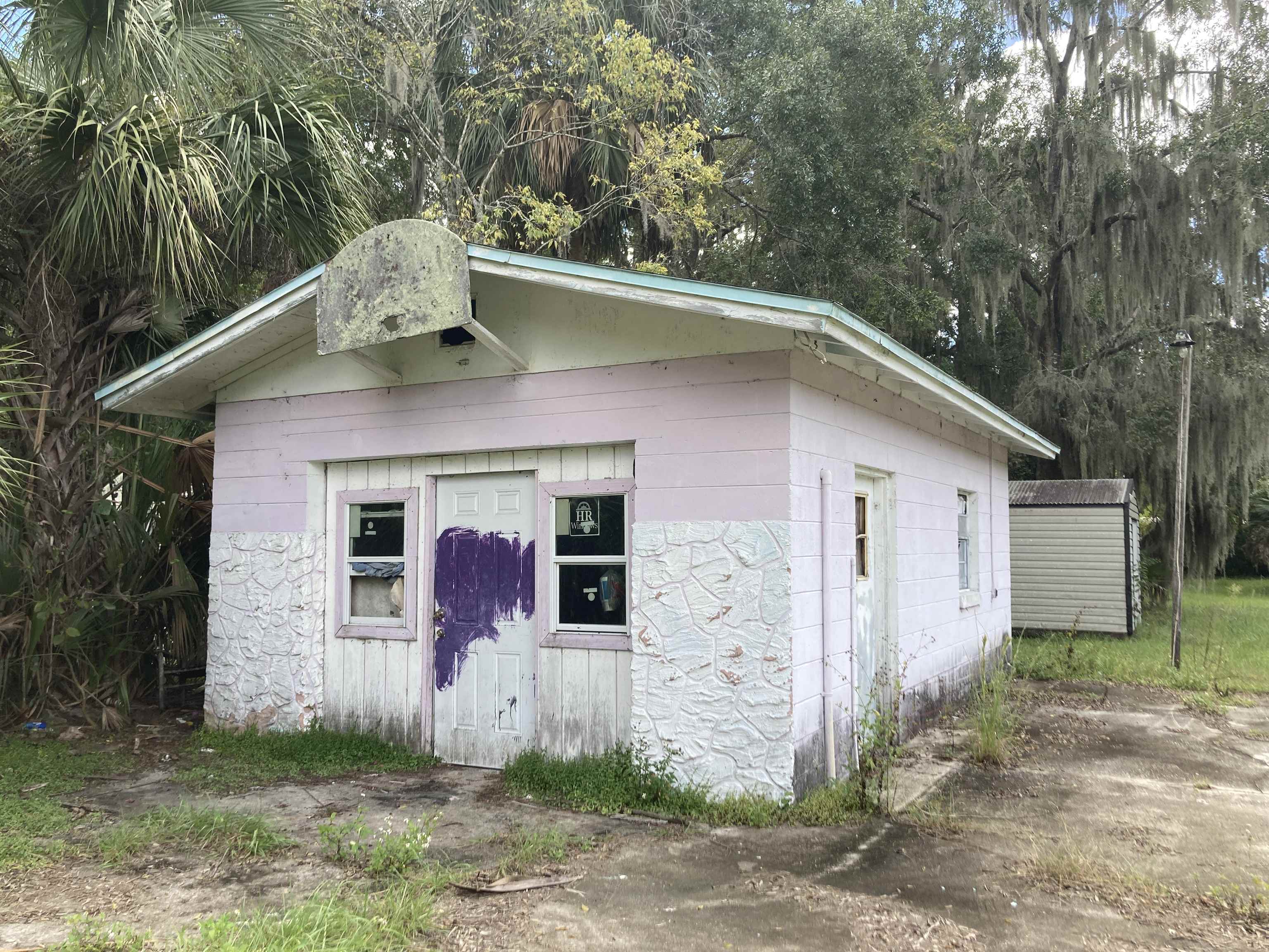 111 West Oak Street Palatka, FL 32177 - Photo 4 of 4 a front view of a house with a yard