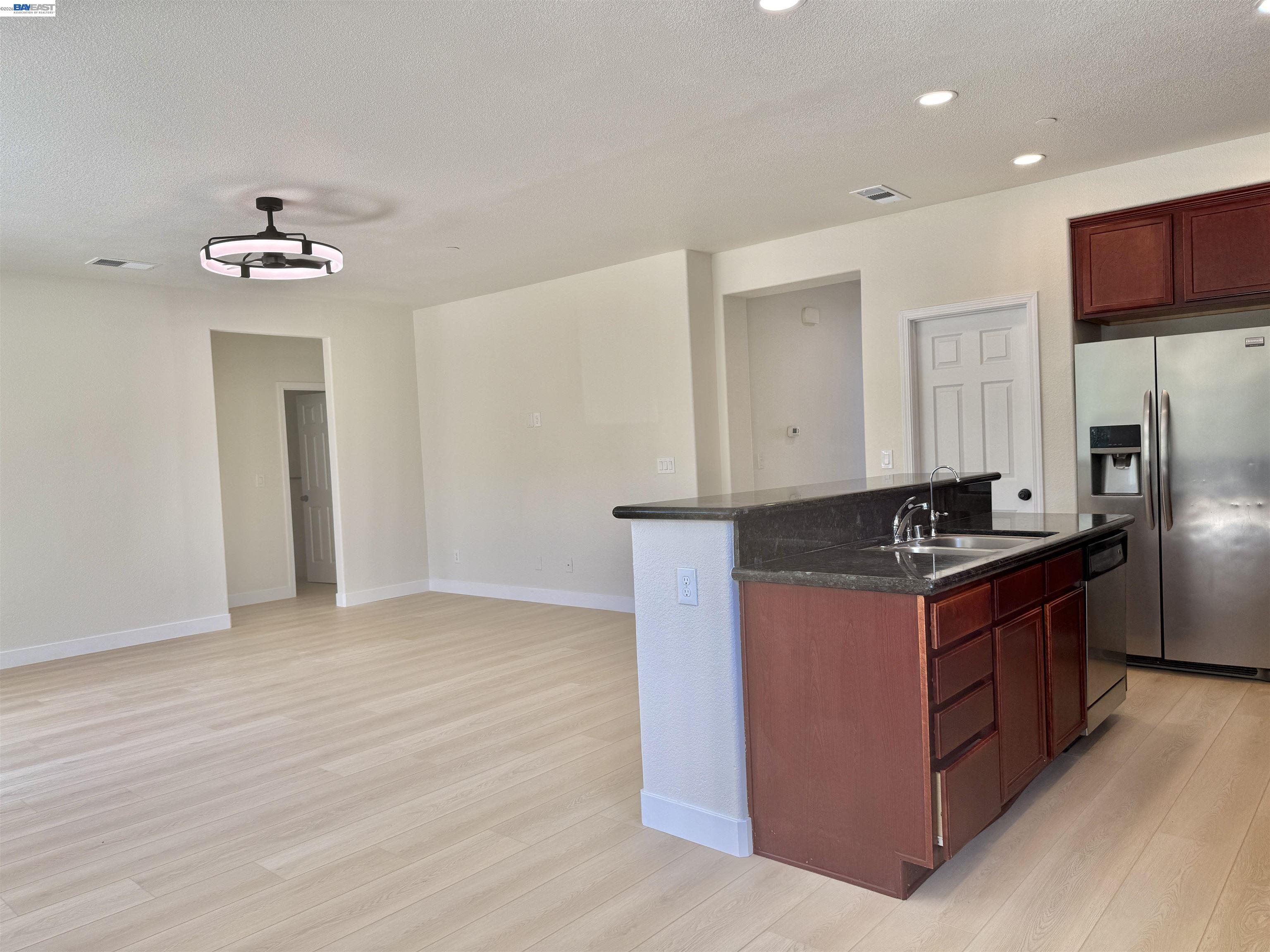 668 Landmark Point Lathrop, CA 95330 - Photo 14 of 49 Gallery Image 14
