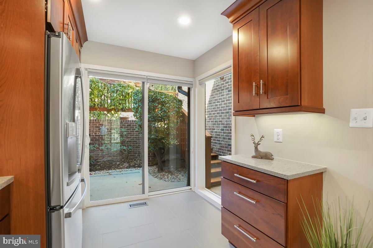 2181 Cabots Point Lane Reston, VA 20191 - Photo 8 of 45 Updated Kitchen with patio access