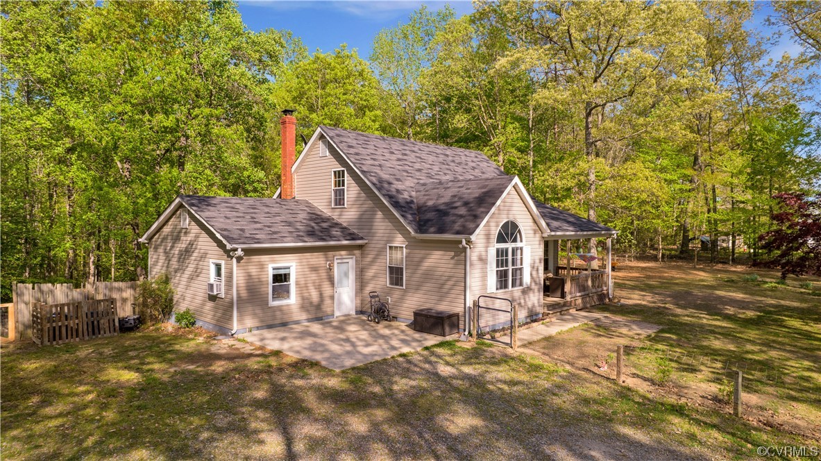 16116 Tyler Station Road Beaverdam, VA 23015 - Photo 4 of 50 a view of a house with a yard