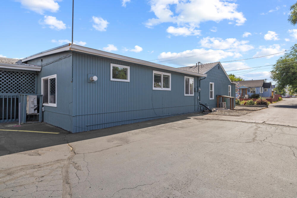 1633 Division Street Klamath Falls, OR 97601 - Photo 11 of 69 1633DivisionSt-48