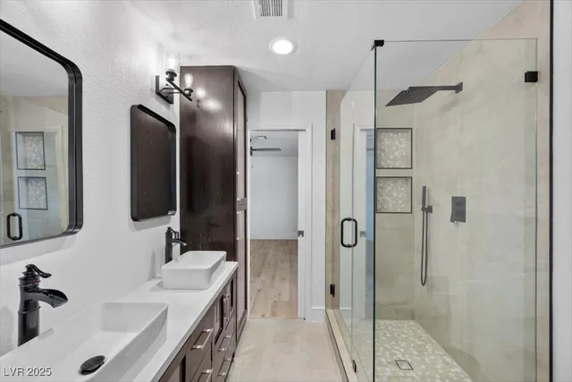 $5,988 | 1695 Montessouri Street, Las Vegas, NV 89117