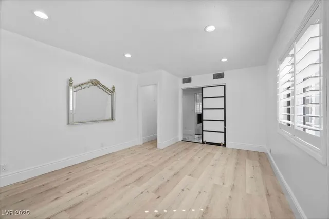 $5,988 | 1695 Montessouri Street, Las Vegas, NV 89117