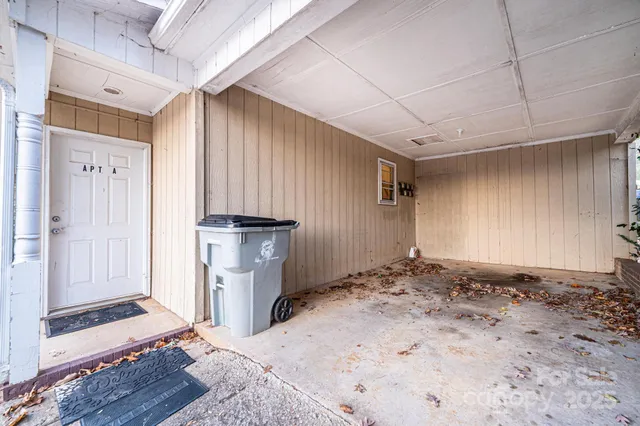 a view of a storage & utility room