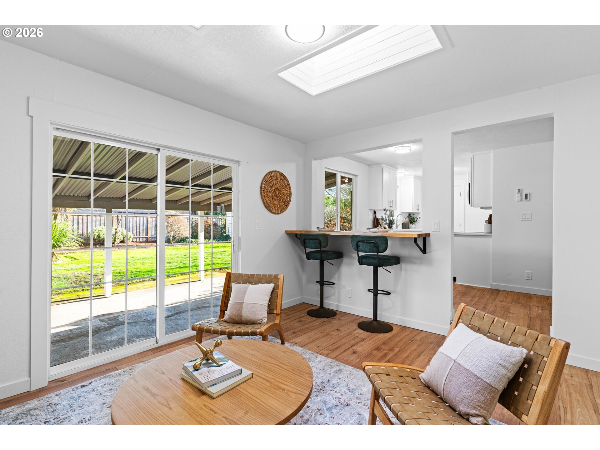 2583 Stratford Street Eugene, OR 97404 - Photo 14 of 31 a workspace with furniture and a window
