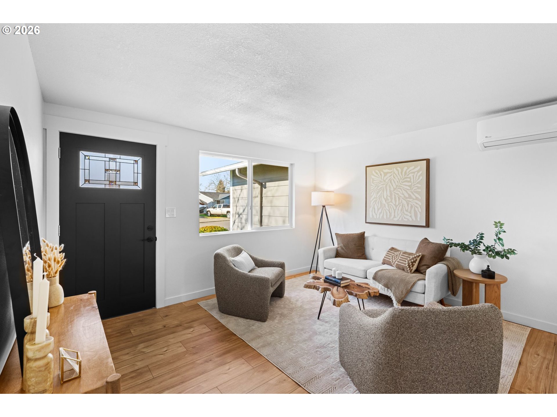 2583 Stratford Street Eugene, OR 97404 - Photo 7 of 31 a living room with furniture