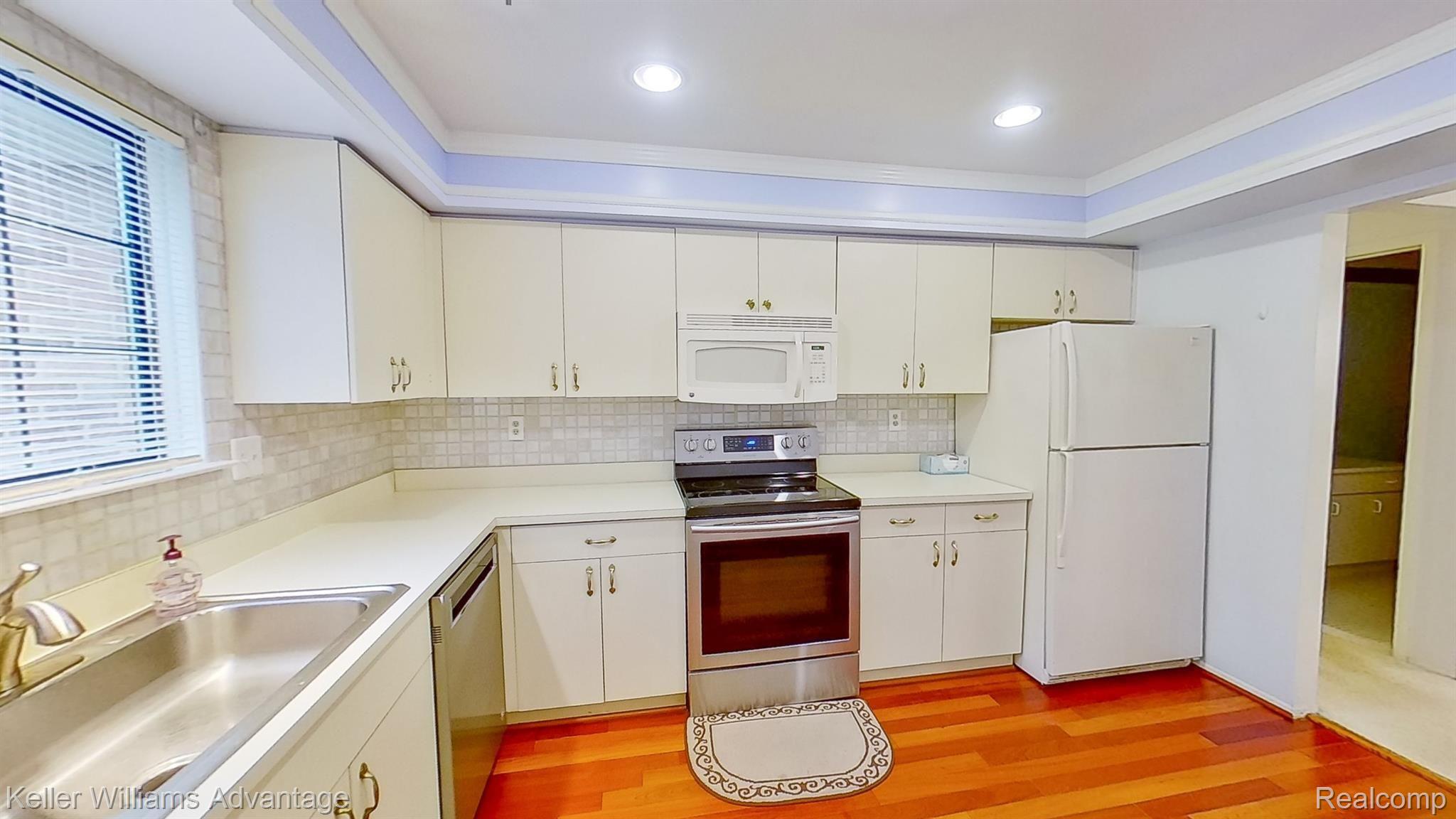 29521 Pine Ridge Circle Farmington, MI 48331 - Photo 5 of 25 29521-Pine-Ridge-Circle-09092020_140015.jpg