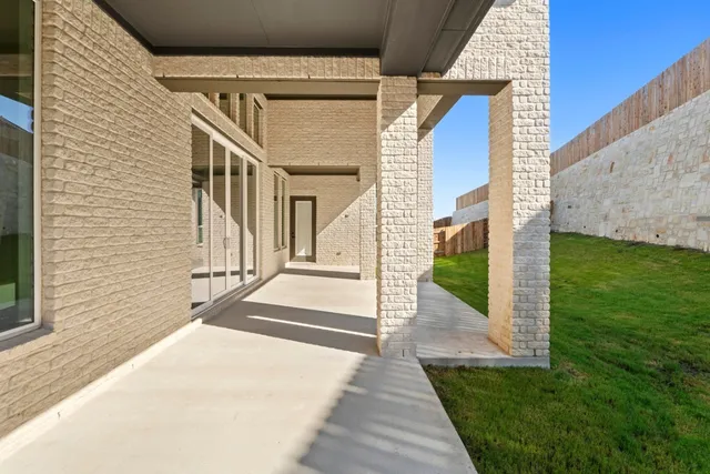 a view of an outdoor space and a yard