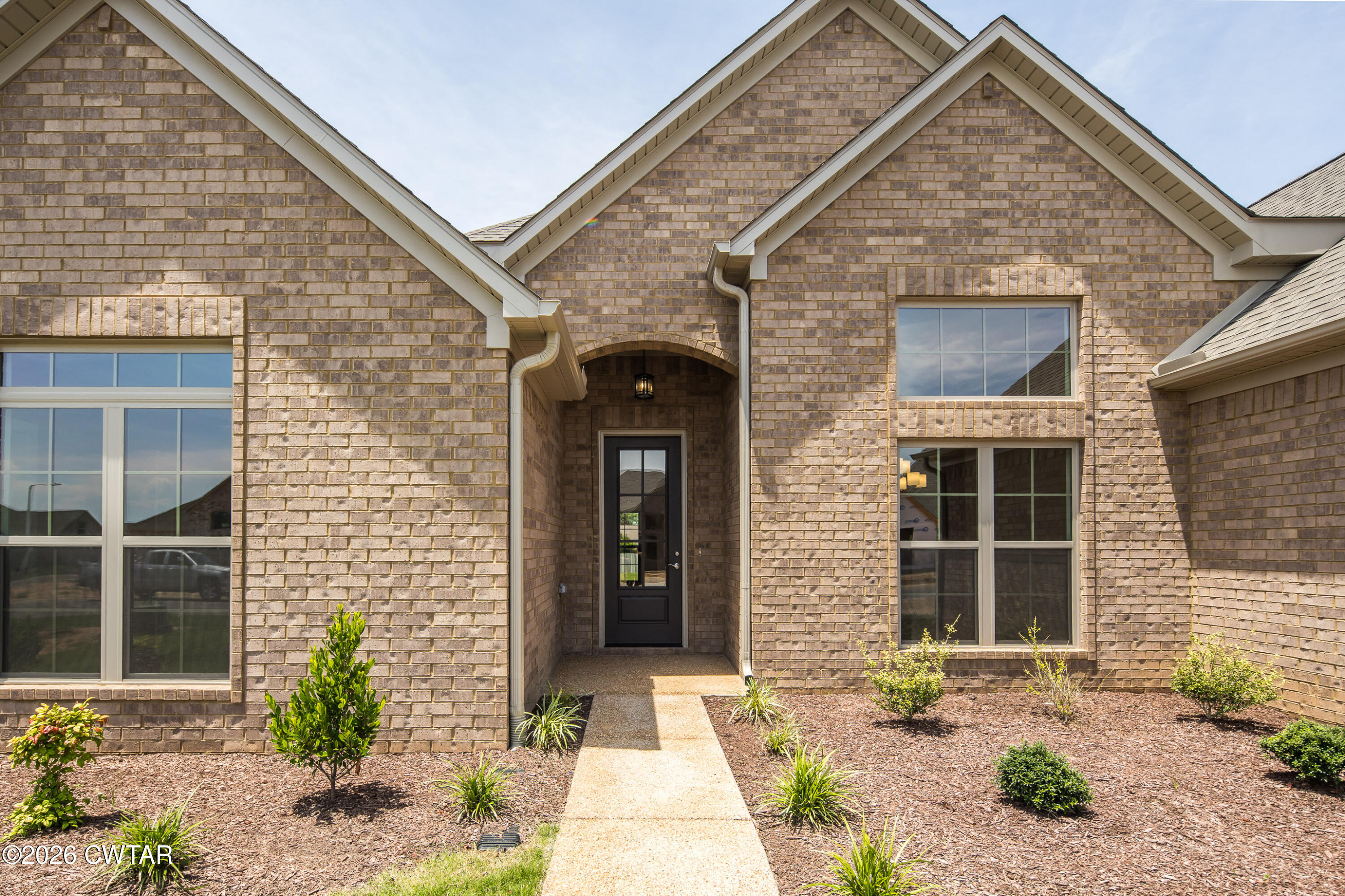 155 Roxbury Drive Jackson, TN 38305 - Photo 3 of 40 004-155 Roxbury Dr-MLS Version