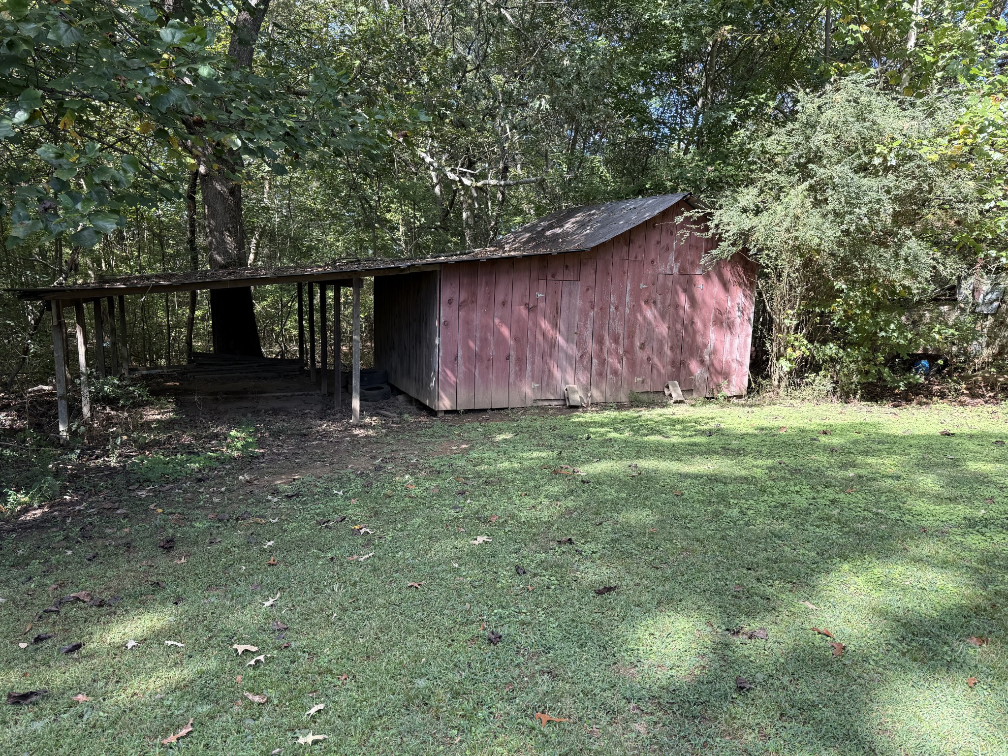 21625 Seminary Street Hollow Rock, TN 38342 - Photo 4 of 17 a view of backyard with green space