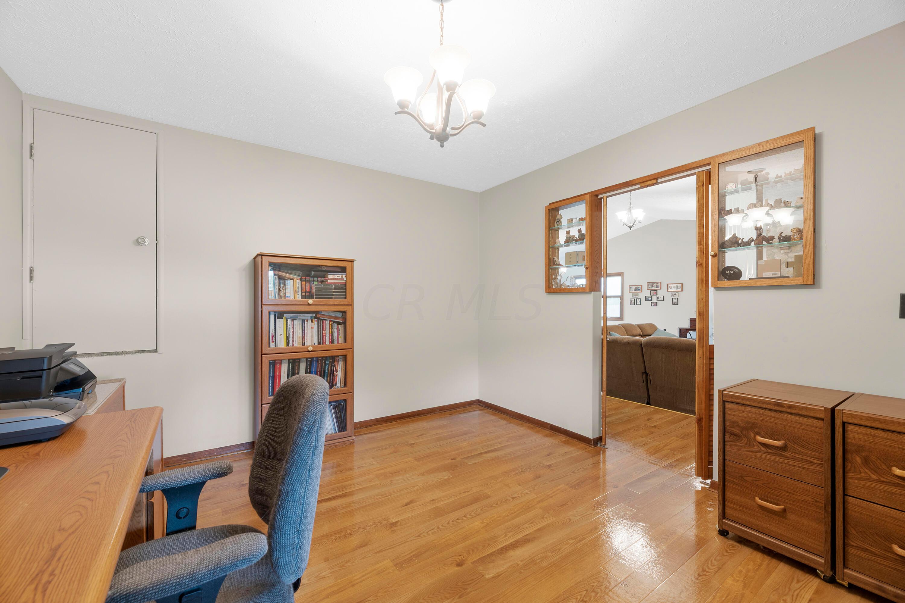 1501 Zuber Road Grove City, OH 43123 - Photo 7 of 51 MAR_5745