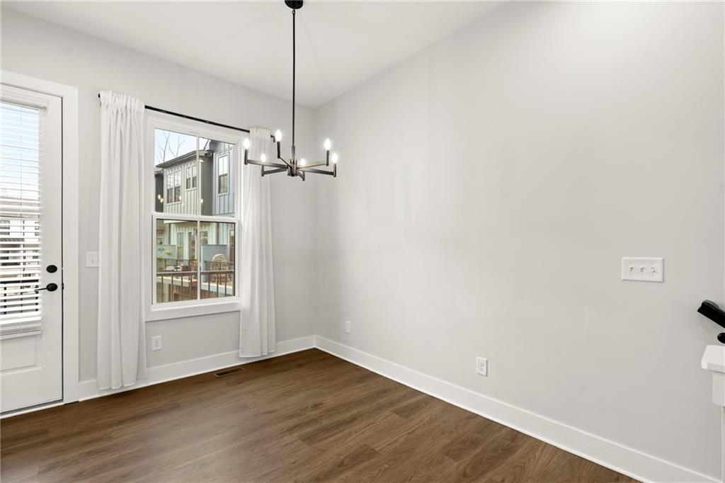 146 Chestnut Circle Atlanta, GA 30342 - Photo 26 of 32