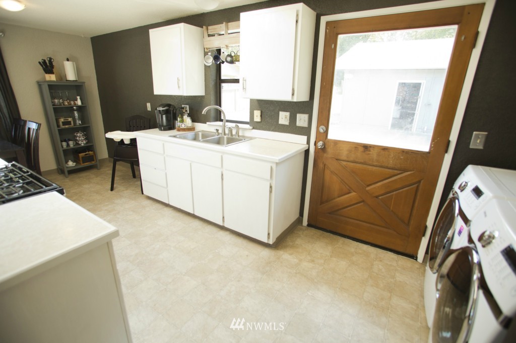 3219 McLeod Road Bellingham, WA 98225 - Photo 9 of 25 Gallery Image 9