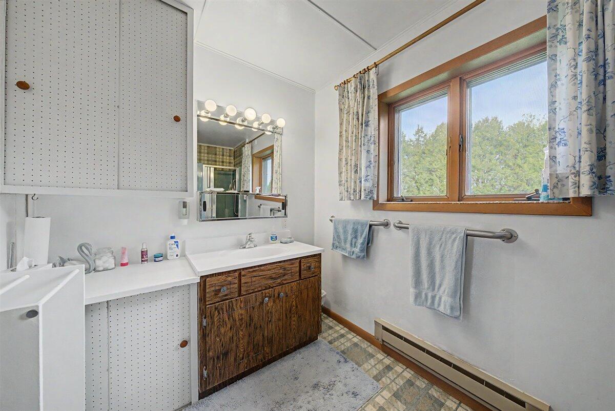 S2795 Natwick Road Westby, WI 54667 - Photo 14 of 29 Main Level Bath 2