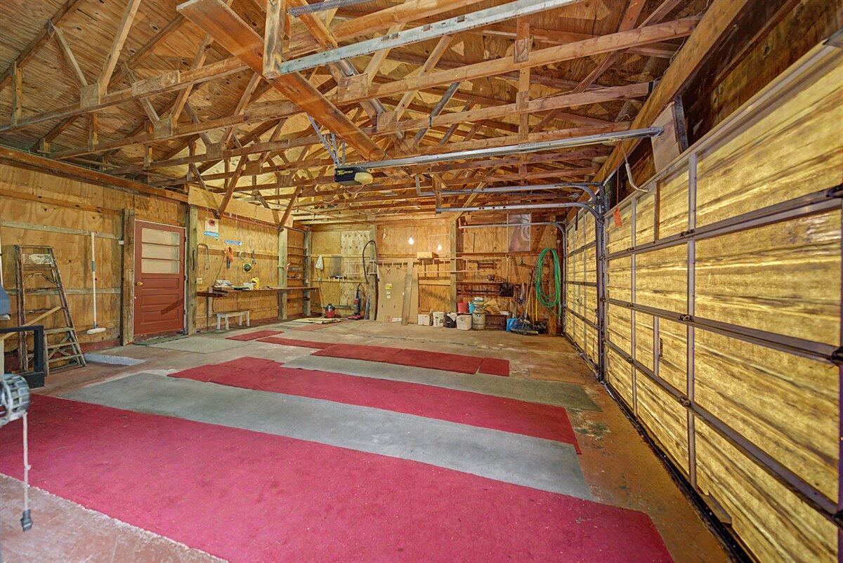 S2795 Natwick Road Westby, WI 54667 - Photo 19 of 29 Garage