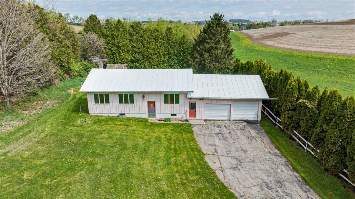 S2795 Natwick Road Westby, WI 54667 - Photo 4 of 29 Main Photo