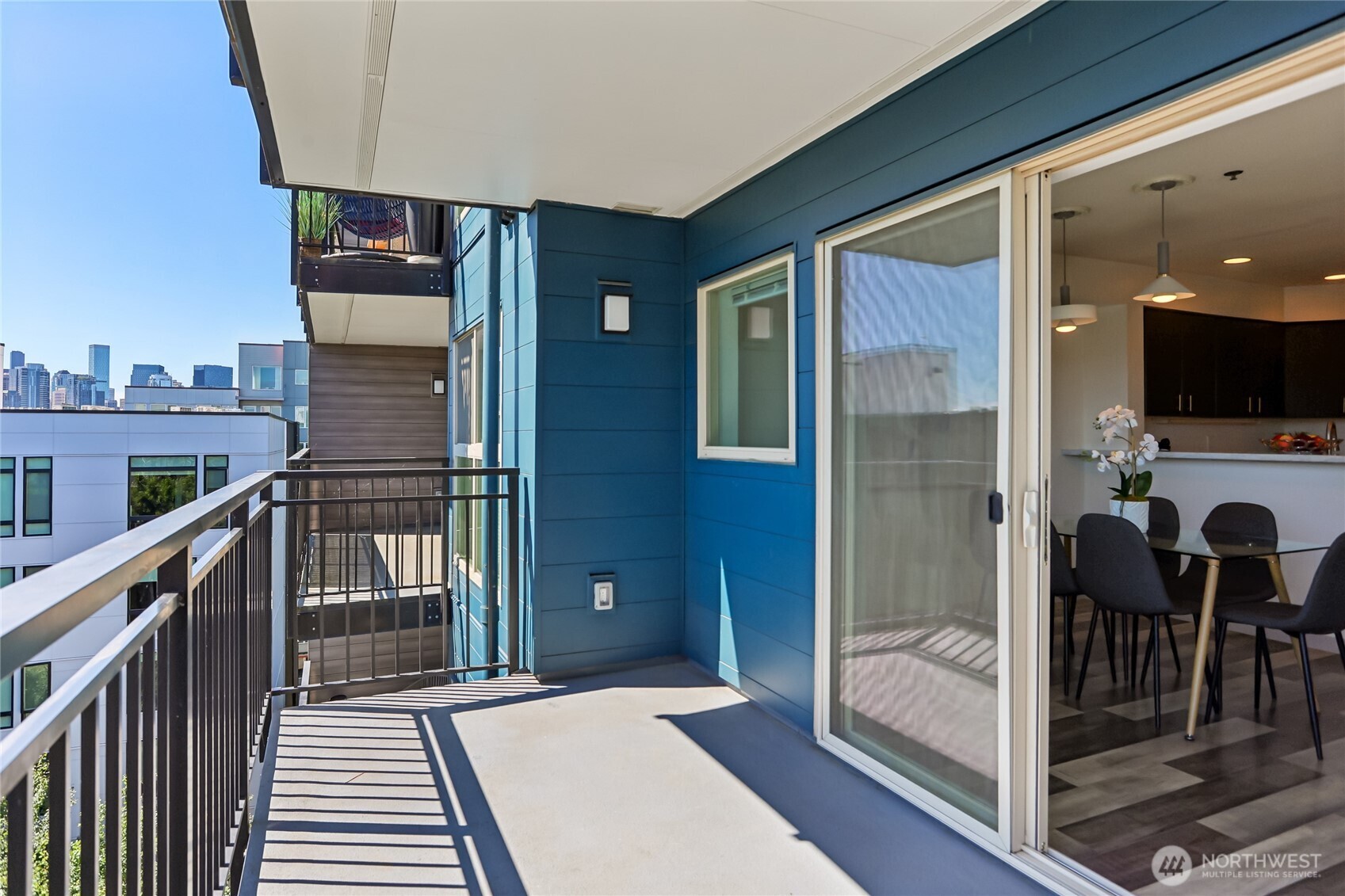 701 Galer Street, Unit 813 Seattle, WA 98109 - Photo 33 of 40