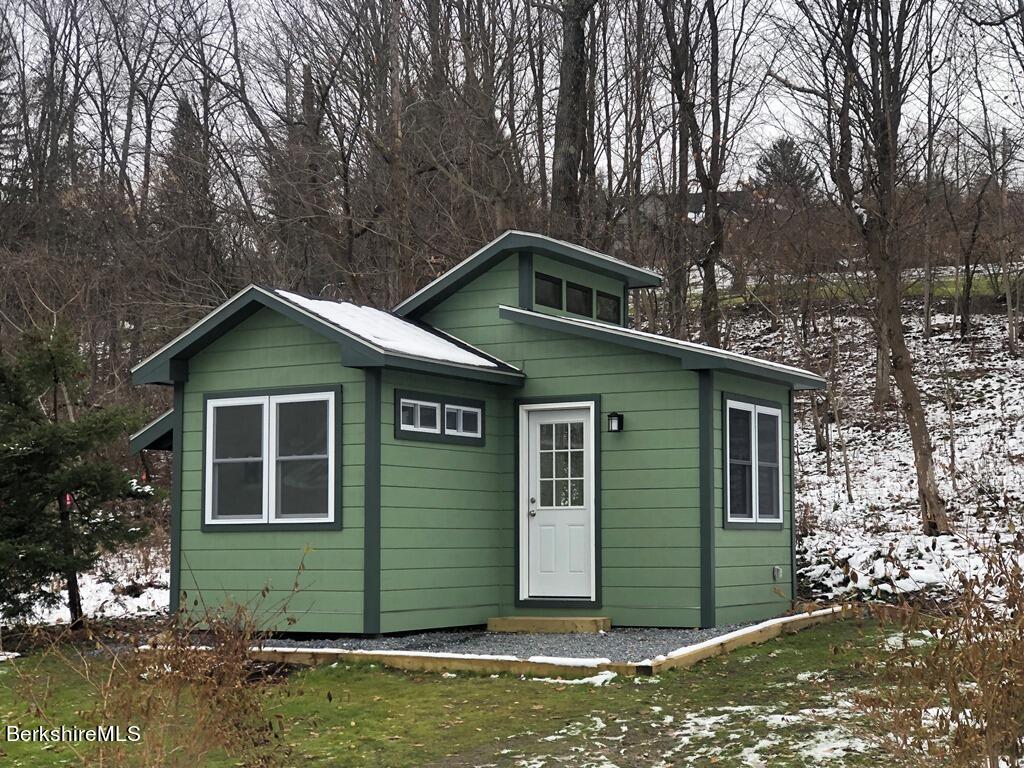 764 North Hoosac Road Williamstown, MA 01267 - Photo 12 of 17 Studio