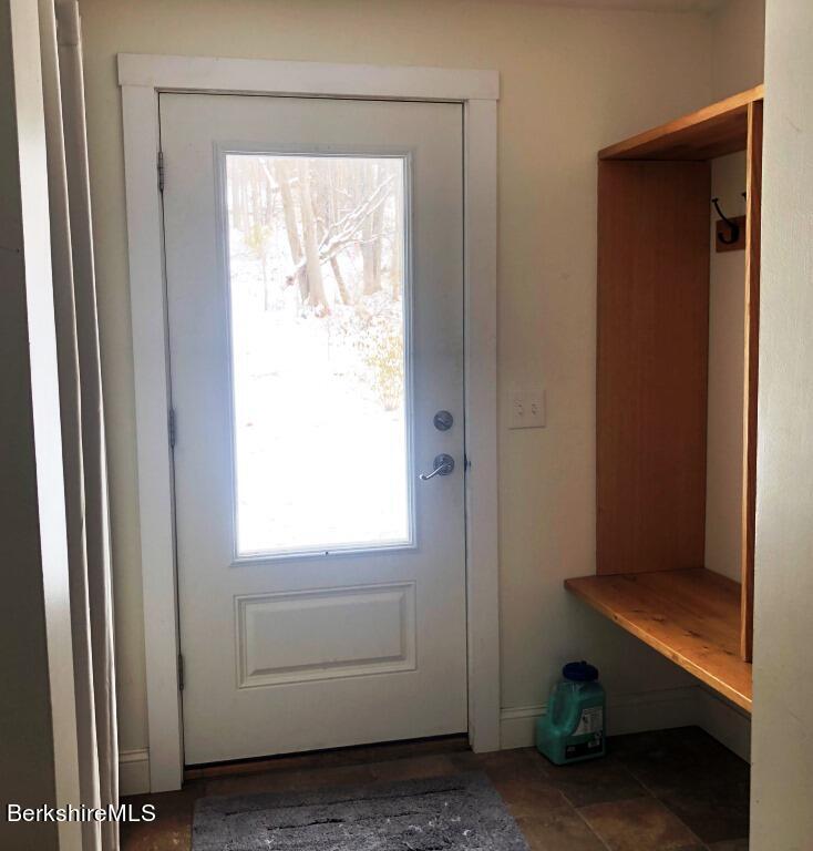 764 North Hoosac Road Williamstown, MA 01267 - Photo 5 of 17 Entry