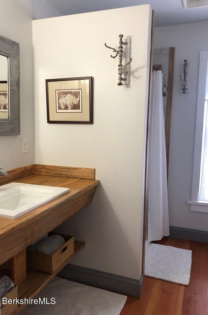 764 North Hoosac Road Williamstown, MA 01267 - Photo 8 of 17 Bath