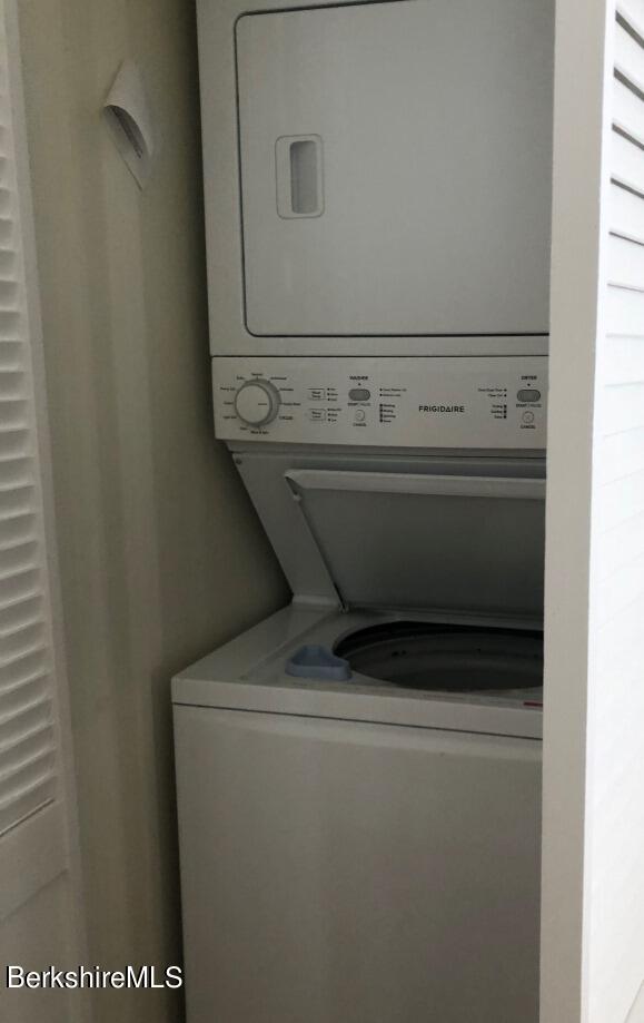 764 North Hoosac Road Williamstown, MA 01267 - Photo 9 of 17 Washer dryer