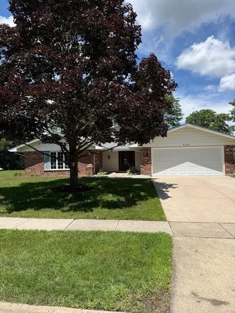 $640,000 | 920 Eden Drive, Schaumburg, IL 60169