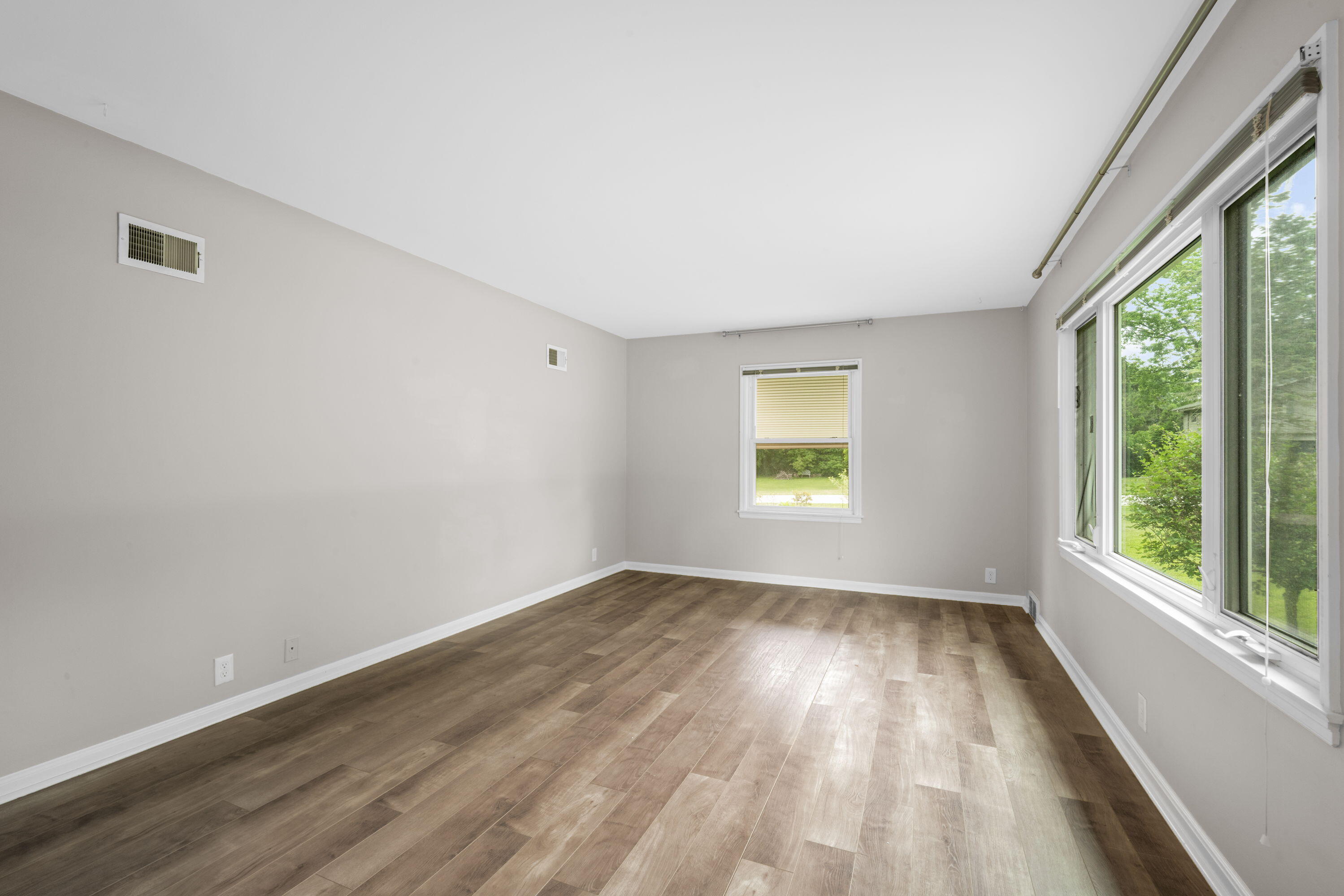 1260 South Edwards Street Brookfield, WI 53005 - Photo 7 of 26 8_imgDSC09077
