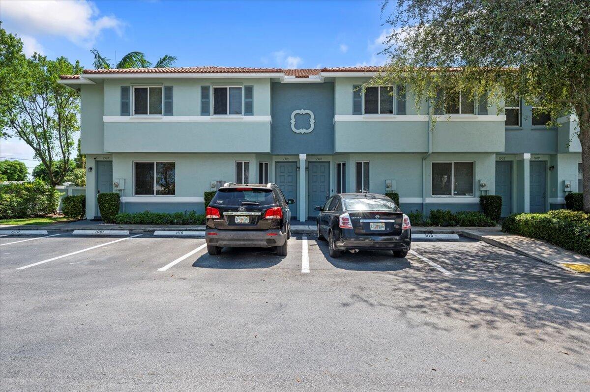1905 Hibiscus Lane Riviera Beach, FL 33404 - Photo 5 of 26 14-LUX1041