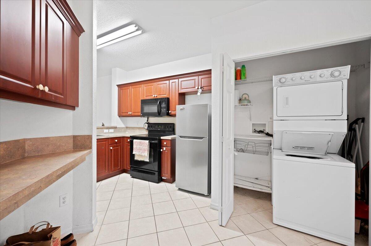 1905 Hibiscus Lane Riviera Beach, FL 33404 - Photo 6 of 26 18-LUX1072