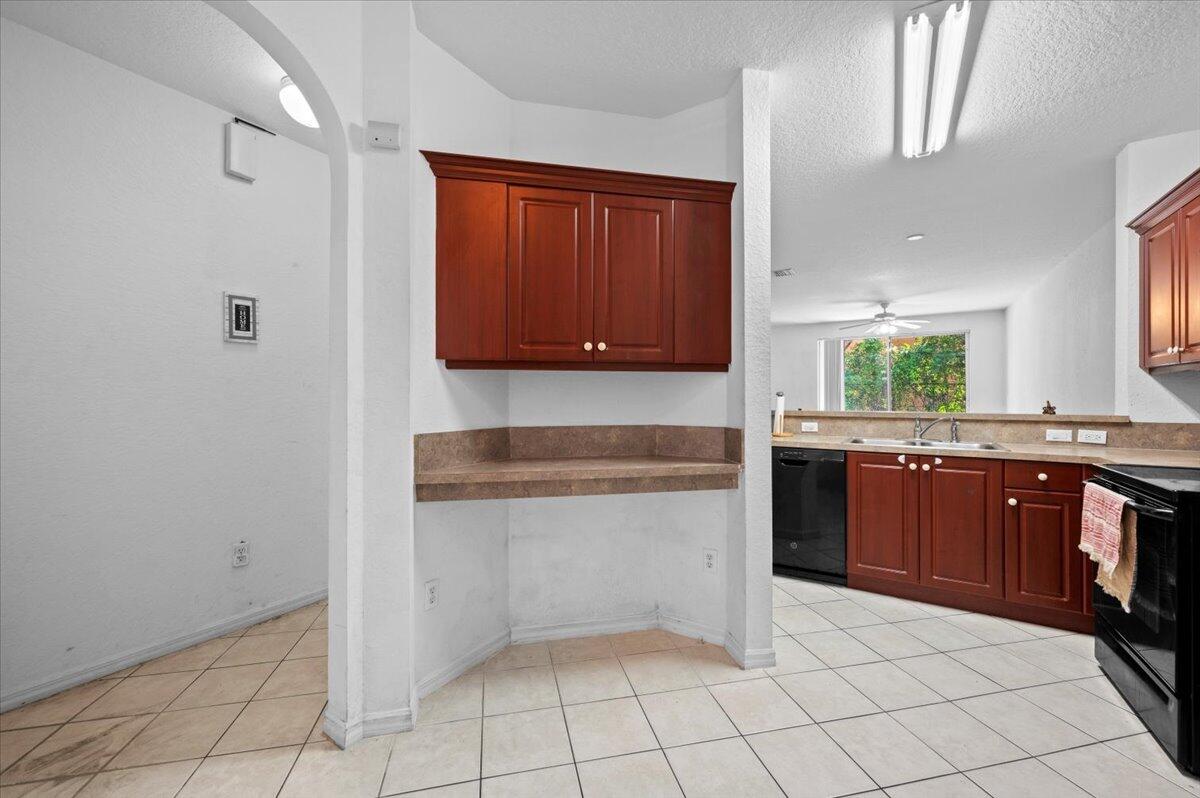 1905 Hibiscus Lane Riviera Beach, FL 33404 - Photo 7 of 26 19-LUX1087