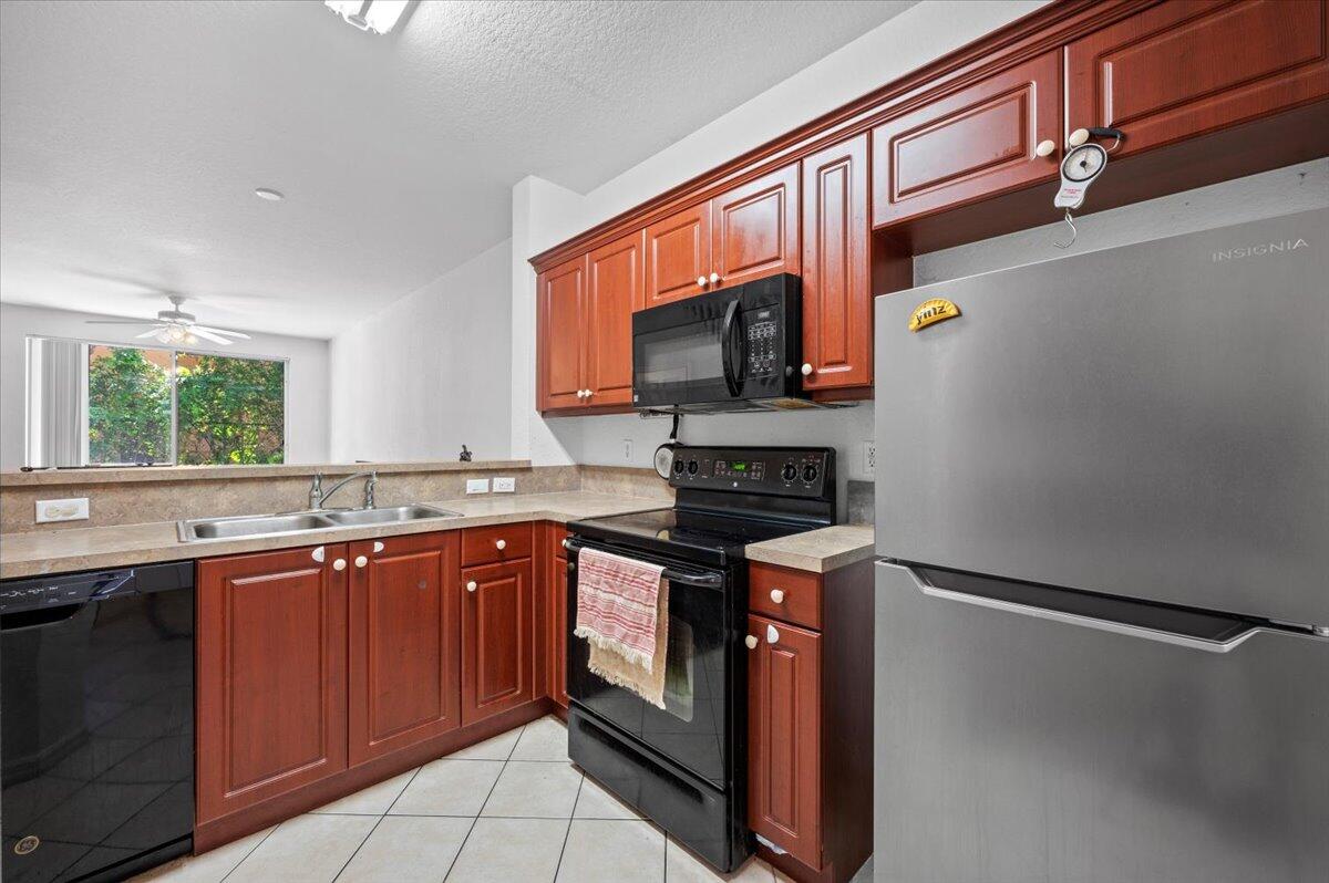 1905 Hibiscus Lane Riviera Beach, FL 33404 - Photo 8 of 26 20-LUX1102